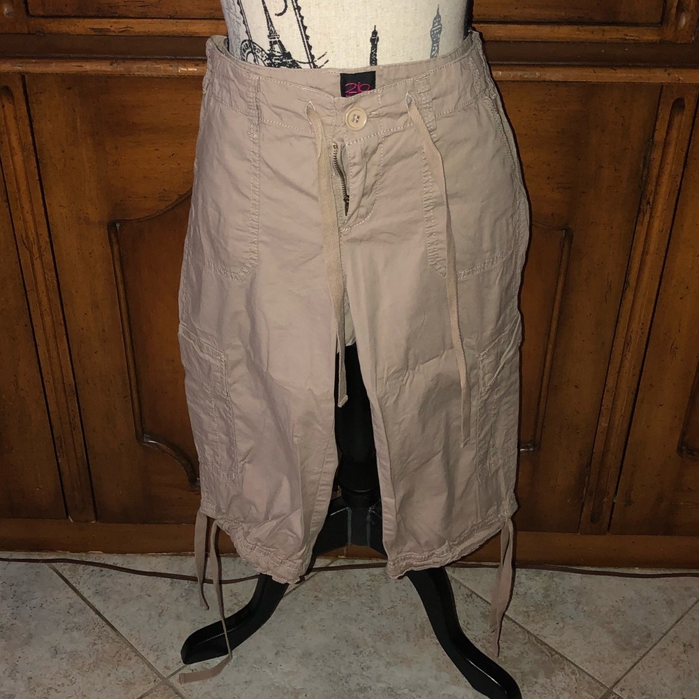 Khaki capris